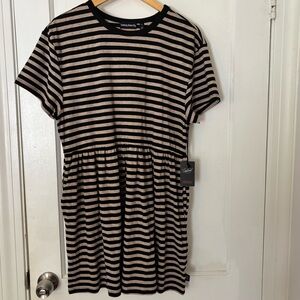 Girrlscout/Tomboy Butterfly Striped Jordan Dress Size Small NWT